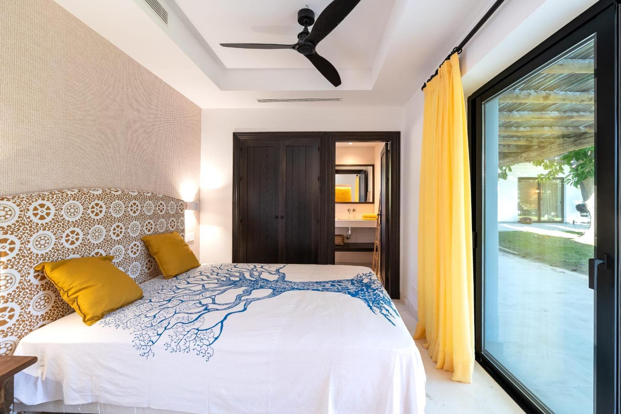 About Jori Villa *