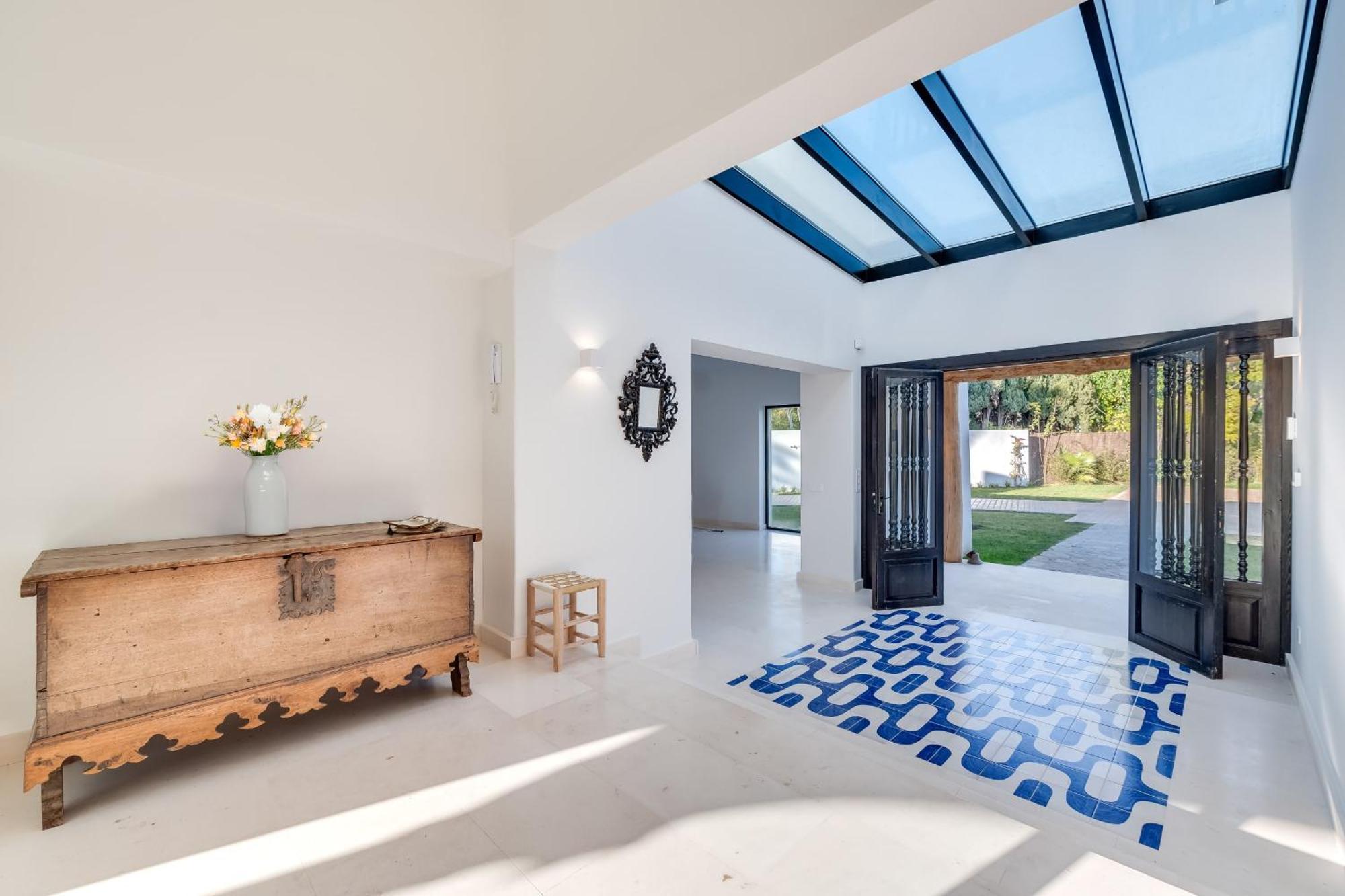 About Jori Villa *